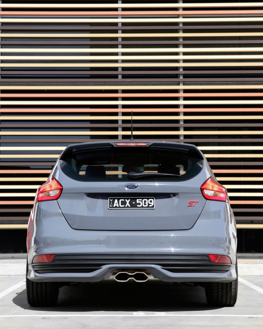  Ford Focus ST 2015 года  (AU) (фото 8 из 21)